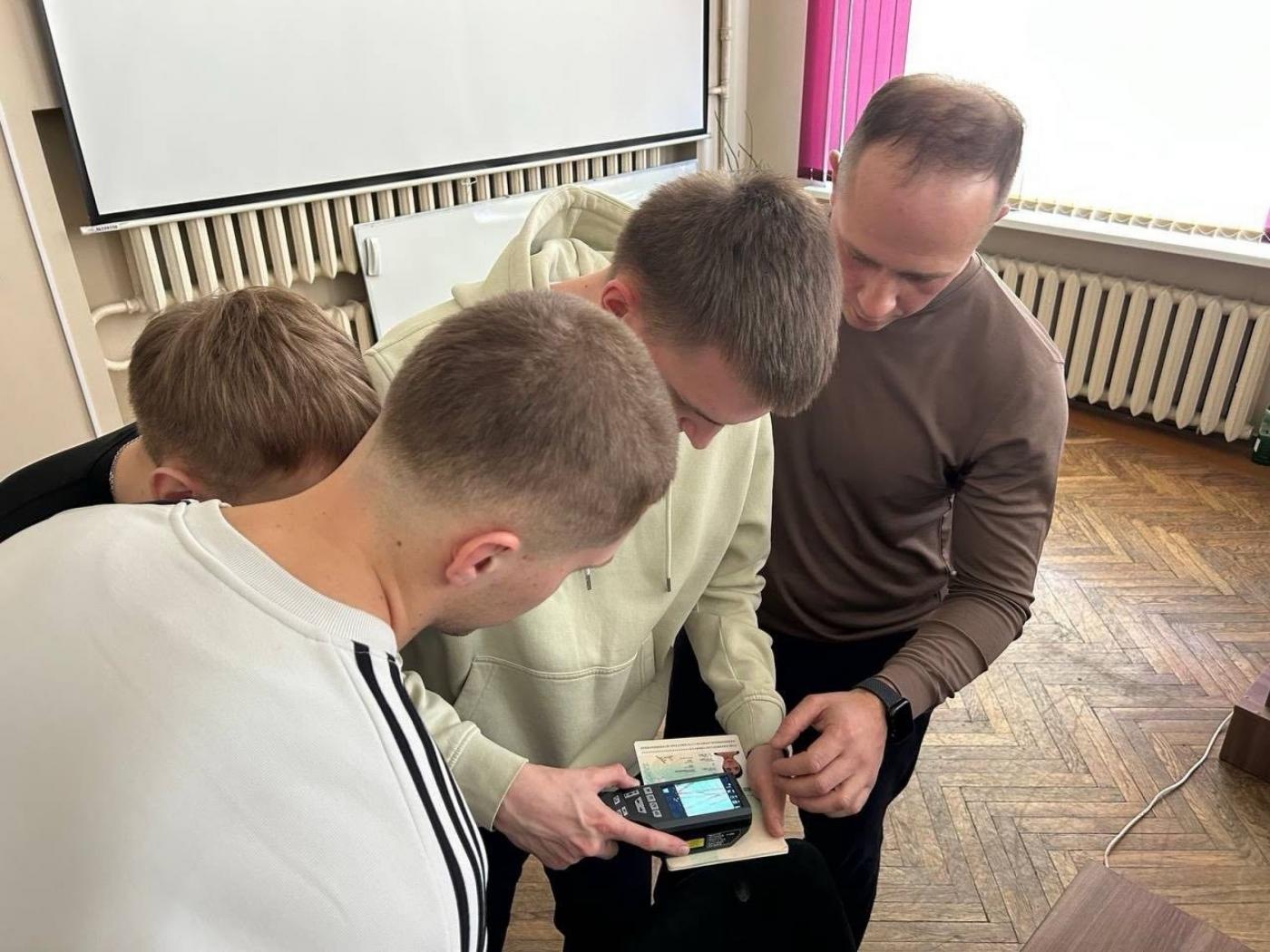 Практико-ориентированное обучение: студенты БНТУ знакомятся с мировыми лидерами в области таможенного контроля